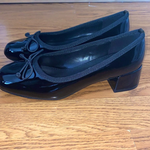 UniLady Shoes - Women’s Black Ballet Pumps Size 5.5
